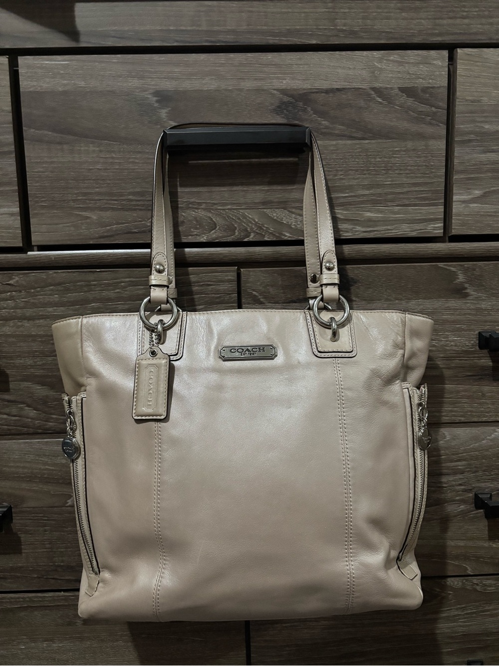 🍸🎀Vintage Coach Champagne Women's Bag in Light Beige/pink- Classic Carryall